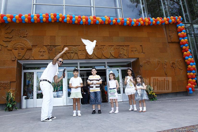 В парке близ театра Сундукяна состоялось мероприятие, посвященное Дню защиты детей 