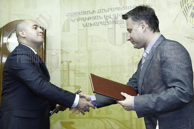 АрменТел и Минобразования Армении подписали меморандум о сотрудничестве