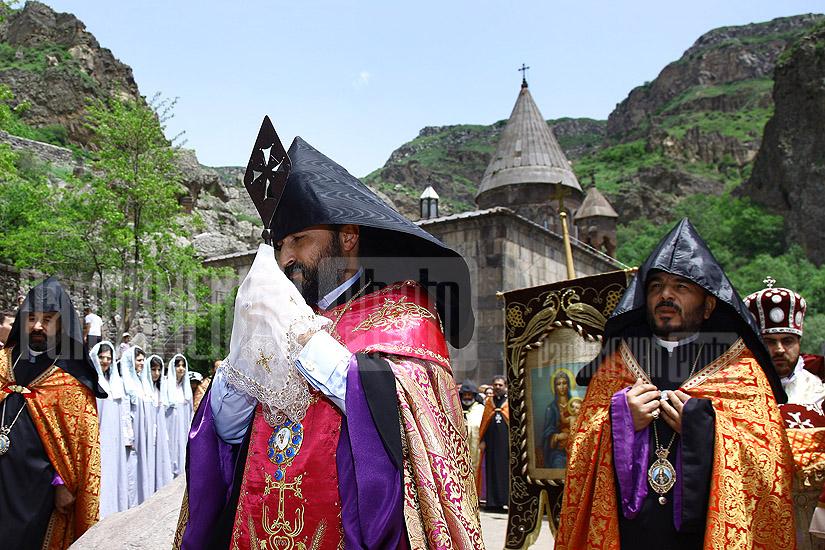 Holy Lance transferred from Holy Echmiadzin to Geghard for the first time in 200 years