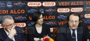 Пресс-конференция депутата от РПА Мкртича Минасяна и председателя Союза политологов Армении Амаяка Ованнисяна