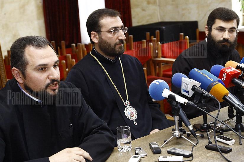 Пресс-конференция представителей Первопрестольного Святого Эчмиадзина