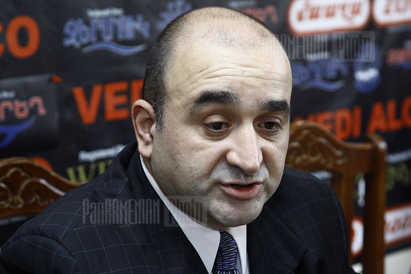 Press conference of Armenia's Medicine Producers and Importers Union CEO Samvel Zakaryan and chief editor of Pharm magazine Aram Ghazaryan