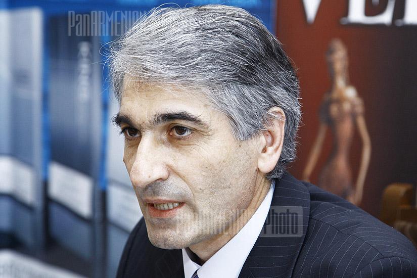 Пресс-конференция главы Союза промышленников и предпринимателей Армении Гагика Макаряна