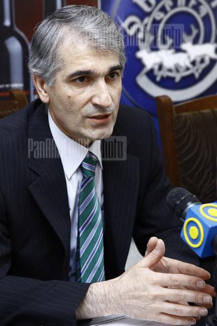 Пресс-конференция главы Союза промышленников и предпринимателей Армении Гагика Макаряна