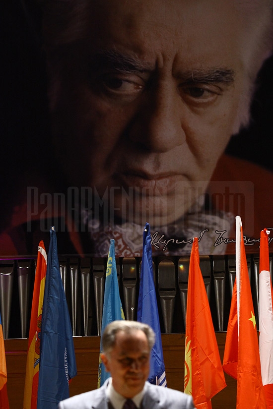 Церемония закрытия международного конкурса им. Арама Хачатуряна