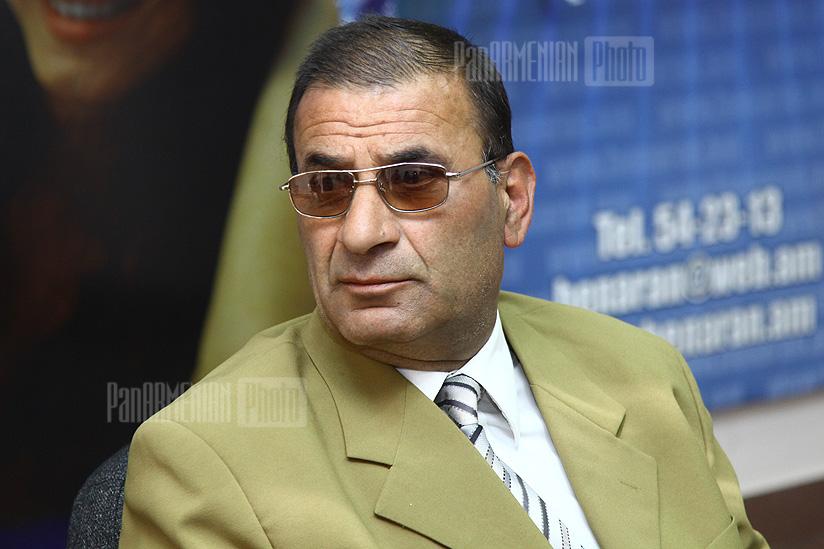 Press conference of Hrazdan zoo director Armenak Avetisyan 