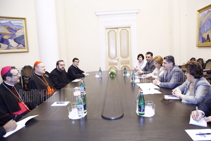 RA PM Tigran Sargsyan receives the chairman of Papal Cultural Council Cardinal Gianfranco Ravasi