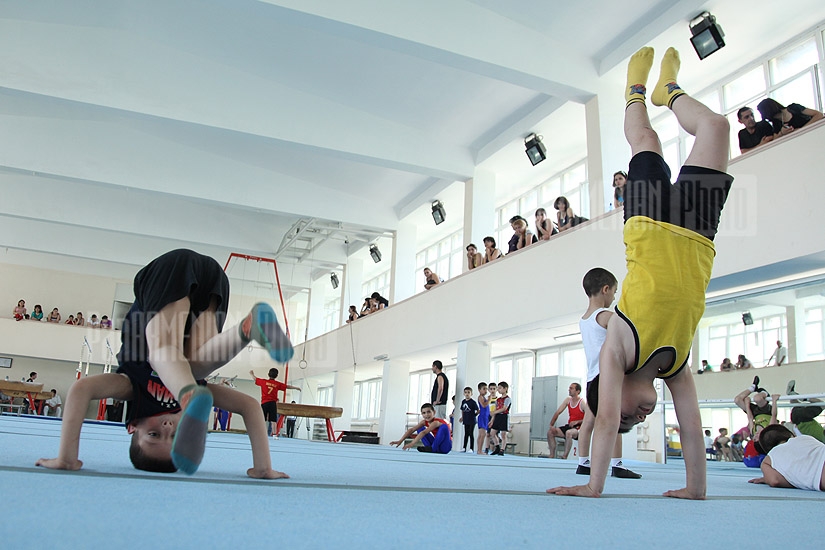 Training and Davit Fahradyan's new record presentation at Youth Gymnastic Olympic Sports School After Hrant Shahinyan