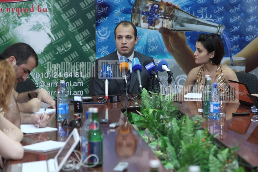 Press conference of political scientist Hrant Melik-Shahnazaryan