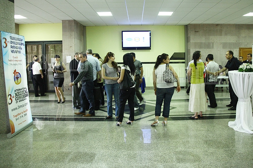 Պլաստիկ վերականգնողական և Էսթետիկ վիրաբույժների հայկական ասոցիացիաի (AAPRAS) III միջազգային համաժողովի շրջանակներում Երևանում տեղի ունեցավ մամլո ասուլիս