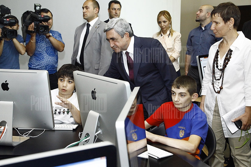 Президент Армении ознакомился с возможностями не имеющего аналогов в регионе новаторского центра 