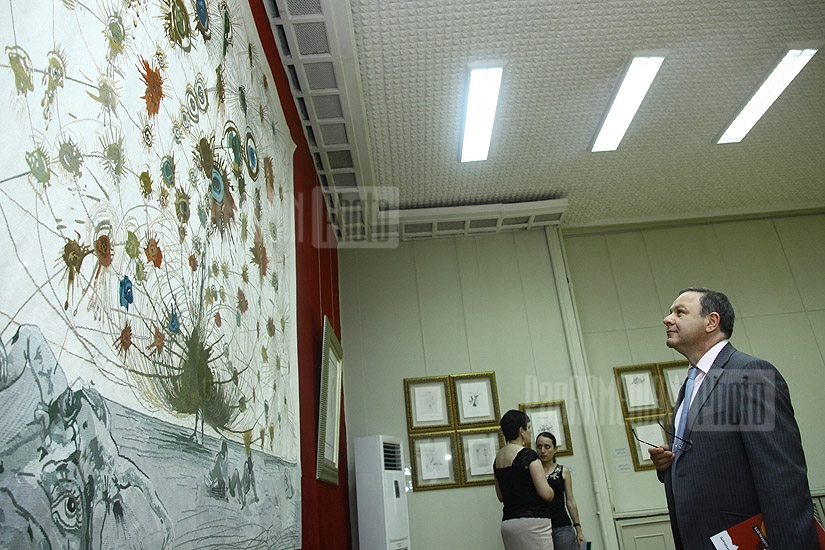 	В Ереване открылась выставка графических работ Сальвадора Дали