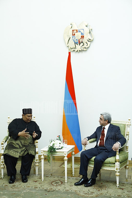 Посол Малайзии в Армении Зайнол Абидин бин Омар вручил верительные грамоты президенту Армении Сержу Саркисяну