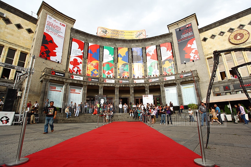 Երևանում բացվեց «Ոսկե ծիրան» 8-րդ միջազգային կինոփառատոնը