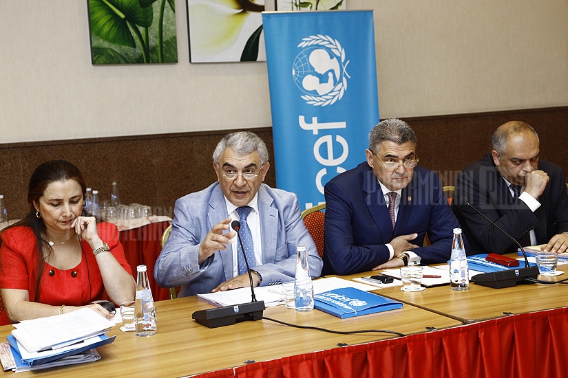Conference on juvenile health issues takes place in Yerevan