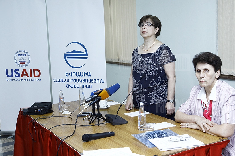 В Ереване представили результаты опроса об отношении общества к СМИ