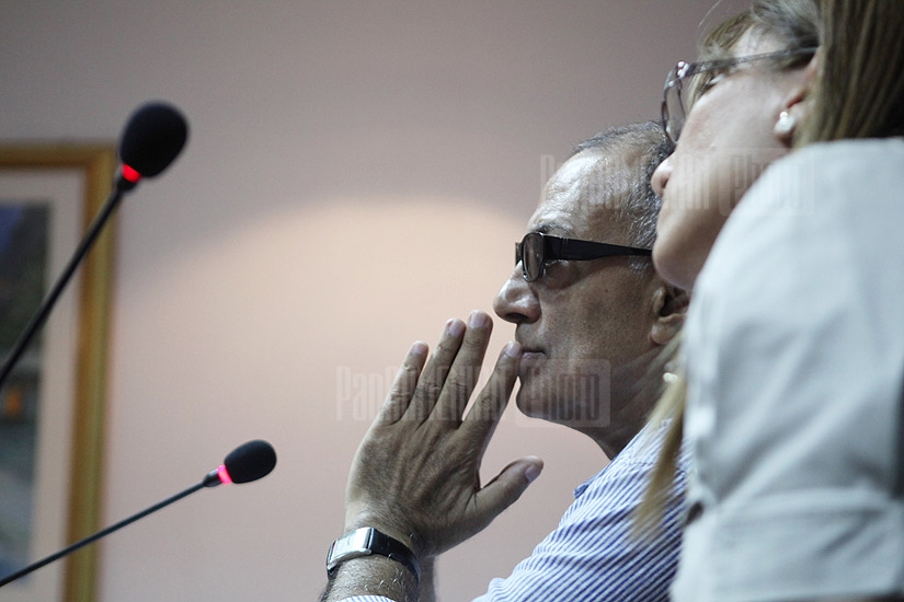 Press conference of Persian director Abbas Kiarostami within the frameworks of Golden Apricot 8th Film Festival