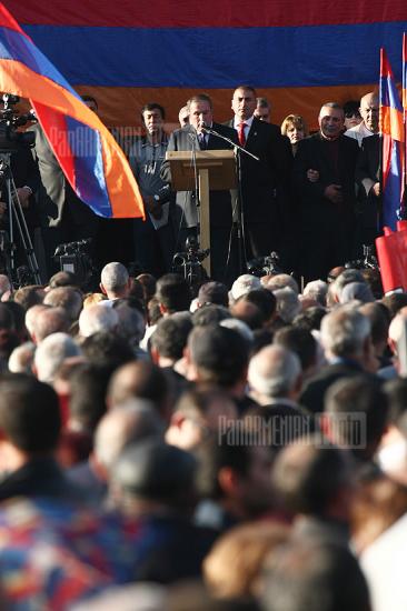 Митинг армянской оппозиции на площади Свободы
