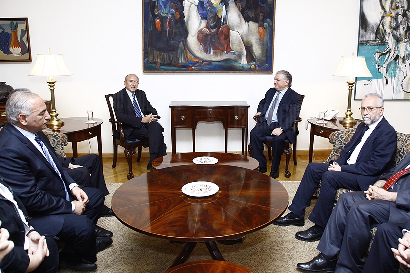 RA FM Edward Nalbandian receives Senator-Mayor of Lyon Gerard Collomb