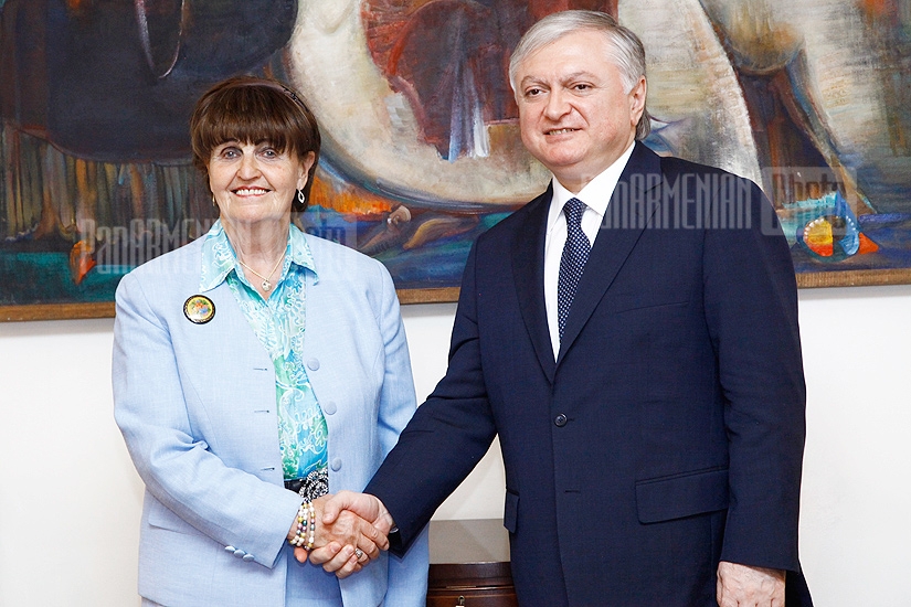 Глава МИД Армении Эдвард Налбандян встретился с членом Палаты лордов Великобритании, баронессой Кэролайн Кокс