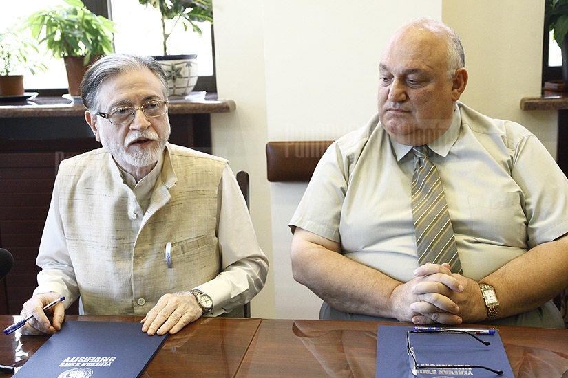 Memorandum of understanding on opening of Contemporary Indian Research Center is signed at Yerevan State University 