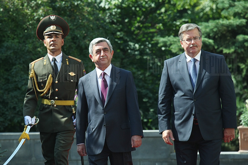 President of Armenia Serzh Sargsyan receives his Polish counterpart Bronisław Komorowski 