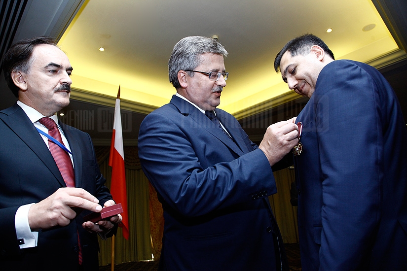 Президент  Польши Бронислав Коморовски вручил государственные награды общественным деятелям Армении