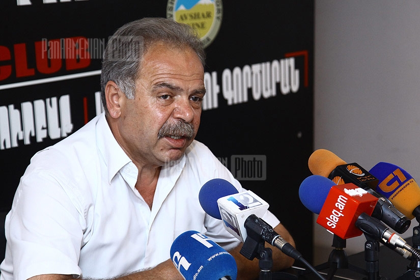 Press conference of the Head of Western Armenians Studies' Center Haykazun Alvrtsyan