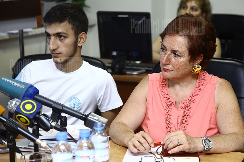 Министр диаспоры Армении Грануш Акопян встретилась с абитуриентами, поступившими в ВУЗ по образовательной программе фонда 