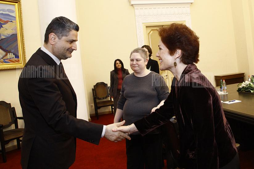 Prime Minister receives Tina Kaidanow