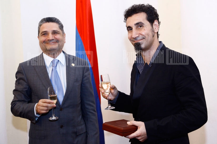 RA PM Tigran Sargsyan awards singer Serj Tankian with Prime Minister's medal