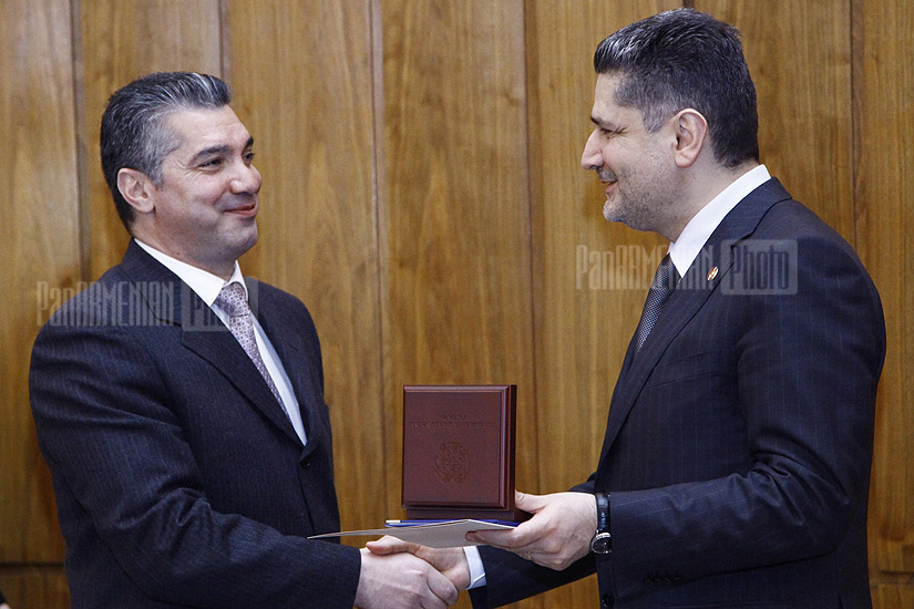 Премьер Армении наградил армянских бизнесменов