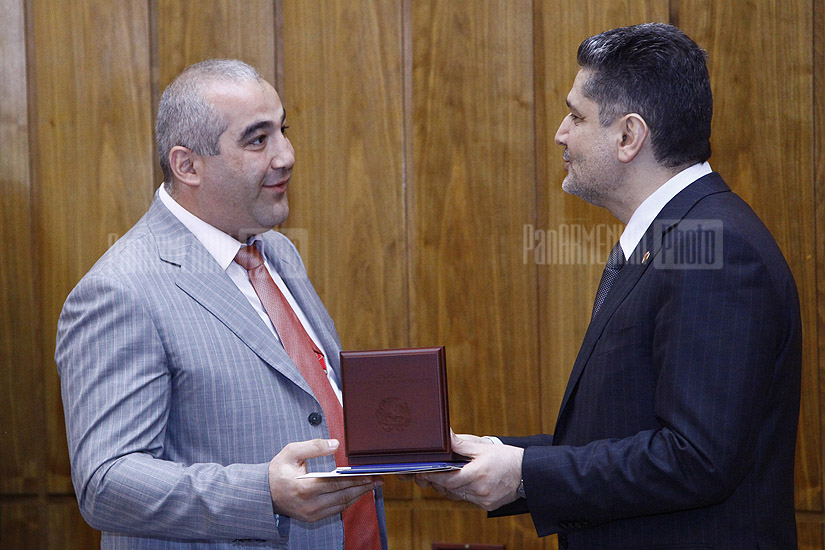 Премьер Армении наградил армянских бизнесменов