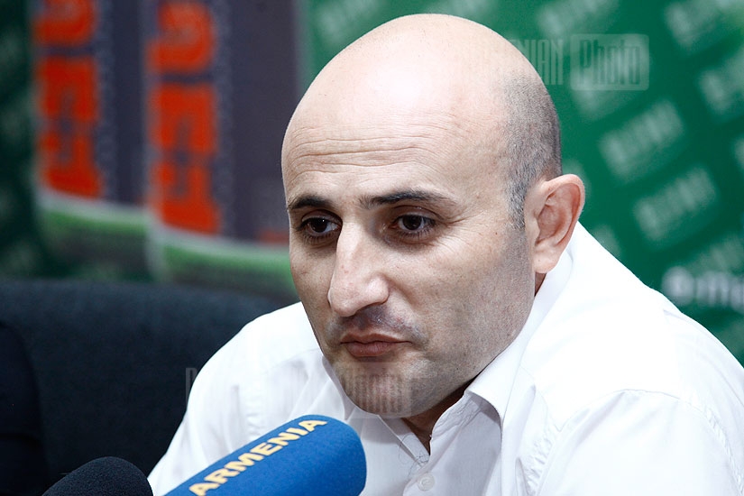 Press conference of the head of department of tourism and territorial economic development at Armenian Economy Ministry Mekhak Apresyan and 