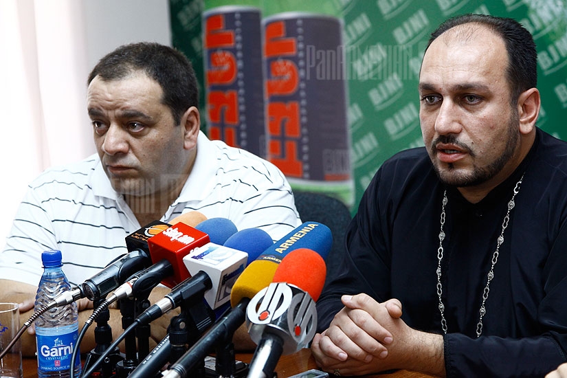 Press conference of priest Ter Shmavon Ghevondyan and Alexander Amaryan, the head of the center for aid and rehabilitation to the victims of destructive cults