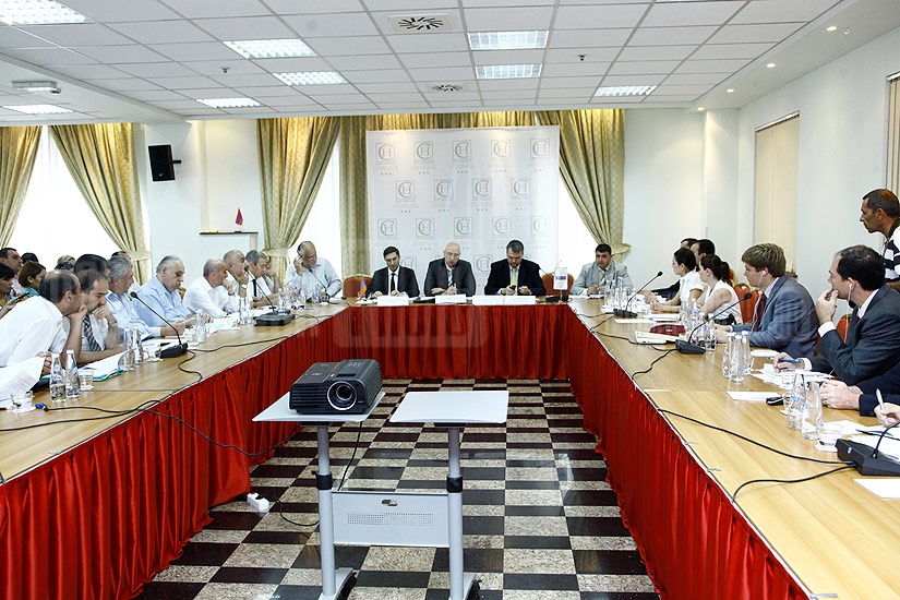 RA Ministry of Justice and OSCE Armenia discuss draft law on 