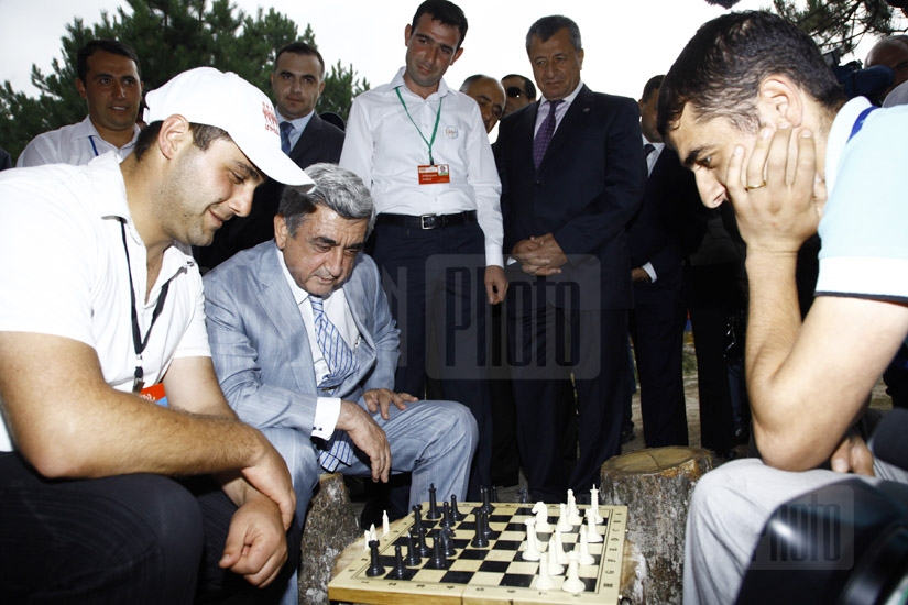 RA President Serzh Sargsyan visits summer camp of Miasin youth movement in Sevan