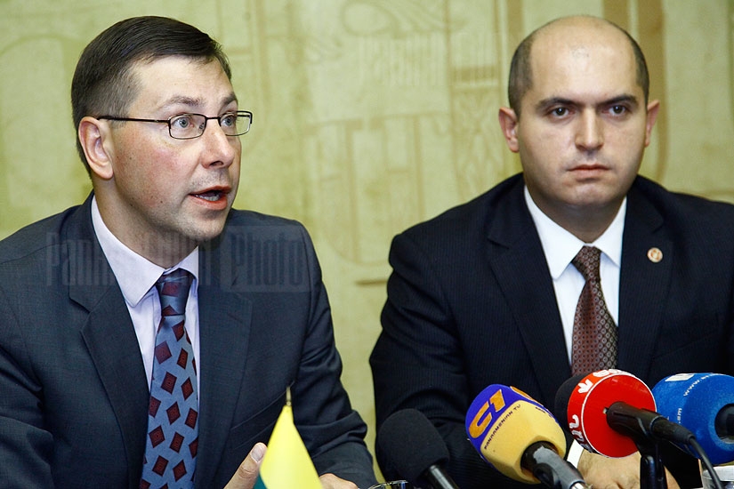 Press conference of Minister of Education and Science of Armenia Armen Ashotyan and of Lithuania Gintaras Steponavičius 