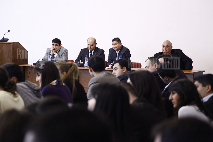 Встреча студентов с премьер-министром Тиграном Саркисяном в ЕГУ