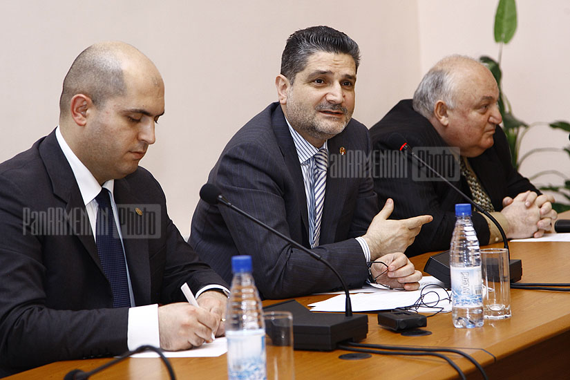 ՈԻսանողների հանդիպումը վարչապետ Տիգրան Սարգսյանի հետ ԵՊՀ-ում