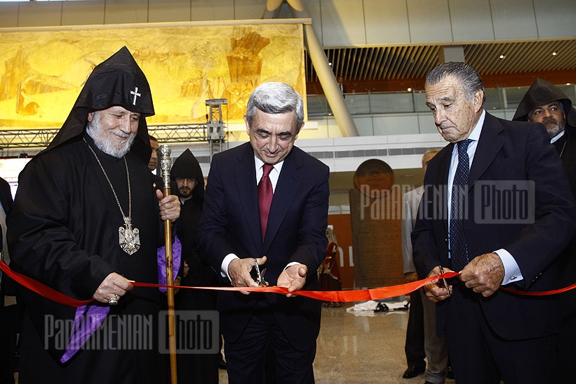 Церемония открытия нового здания аэропорта Звартноц