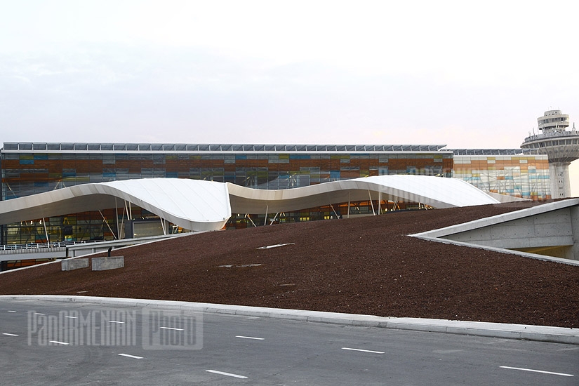 Церемония открытия нового здания аэропорта Звартноц