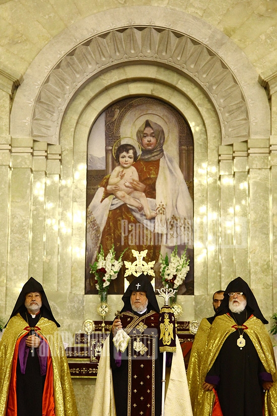 Youth pilgrimage to Grigor Lusavorich church on Armenia's Independence 20th anniversary