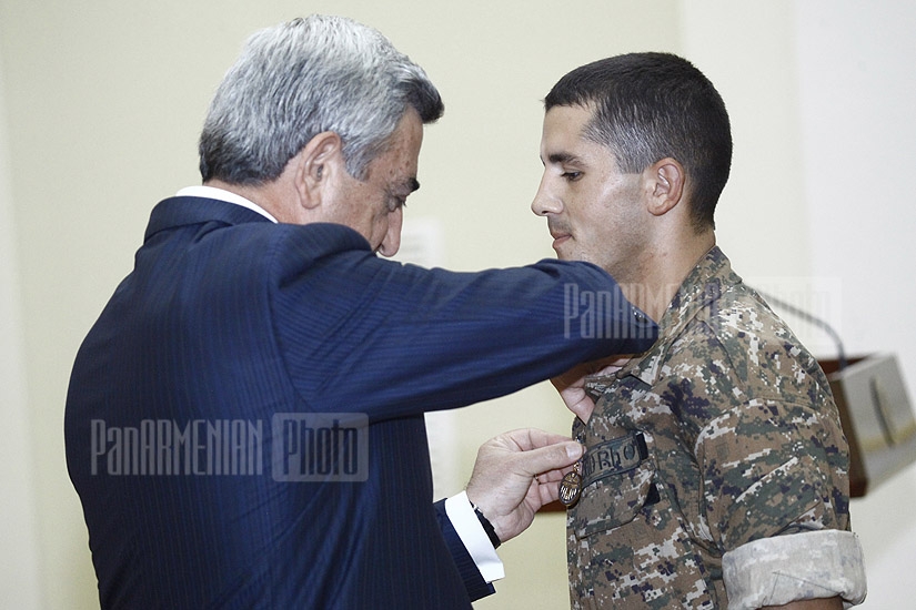 RA President Serzh Sargsyan gives awards on Armenia's Independence 20th anniversary occasion