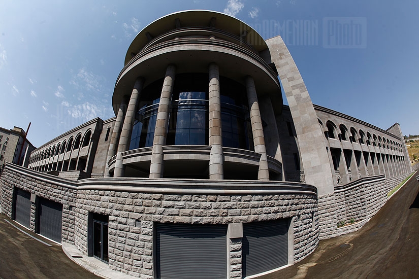 Новое здание Института древних рукописей Матенадаран