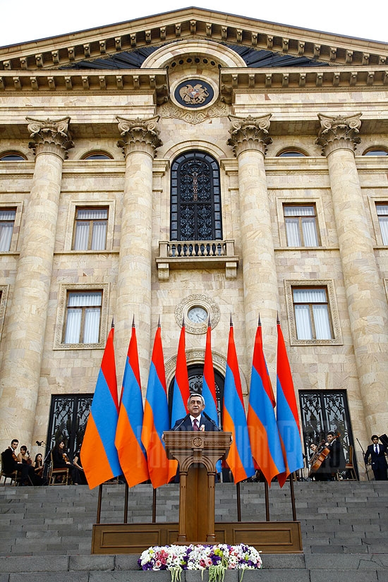 RA President Serzh Sargsyan receives members of Parliament on the occasion of Armenia's Independence 20th anniversary