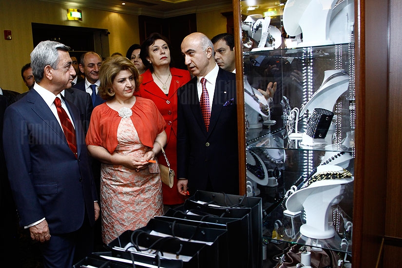 Президент Армении посетил выставку Всемирного союза армянских ювелиров AJA