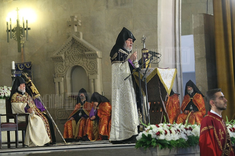 RA Catholicos Karekin II and head of the Catholicosate of the Great House of Cilicia Aram I deliver a liturgy dedicated to Independence Day