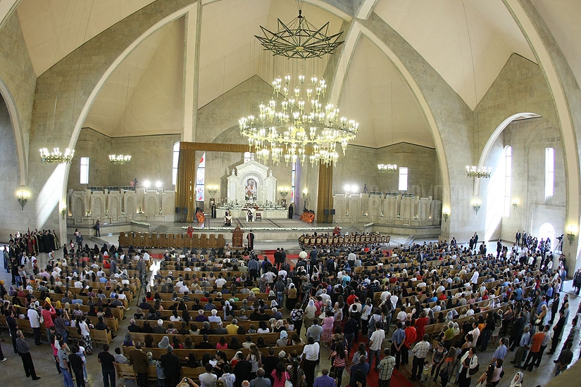 Католикос Всех Армян Гарегин II и Католикос Великого дома Киликийского Арам I провели праздничную литургию, посвященную 20-летию независимости Армении