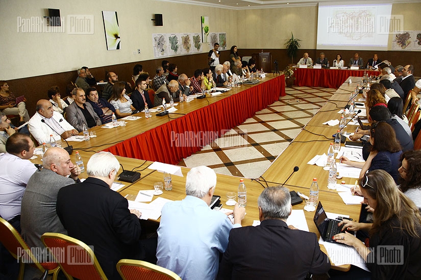 Мэрия Еревана, организация Transparency International и Ереванпроект организовали общественные обсуждения